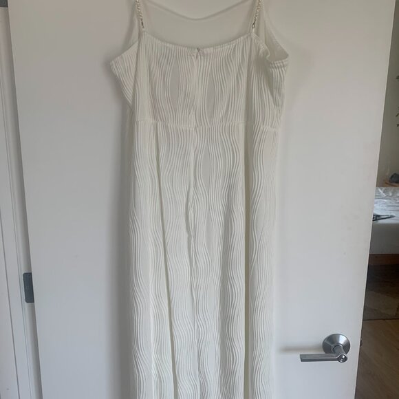 Rihoas Wave Textured Pearl Strap Midi Dress - Picture 7 of 9